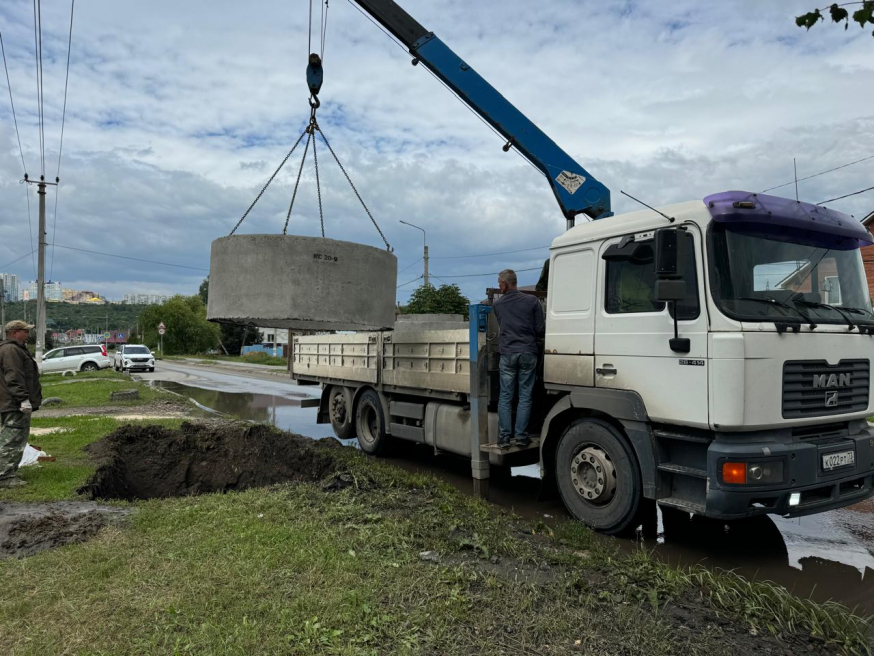 Водоотведение с проблемных участков по улице Звёздная. Благодарим администрацию города.