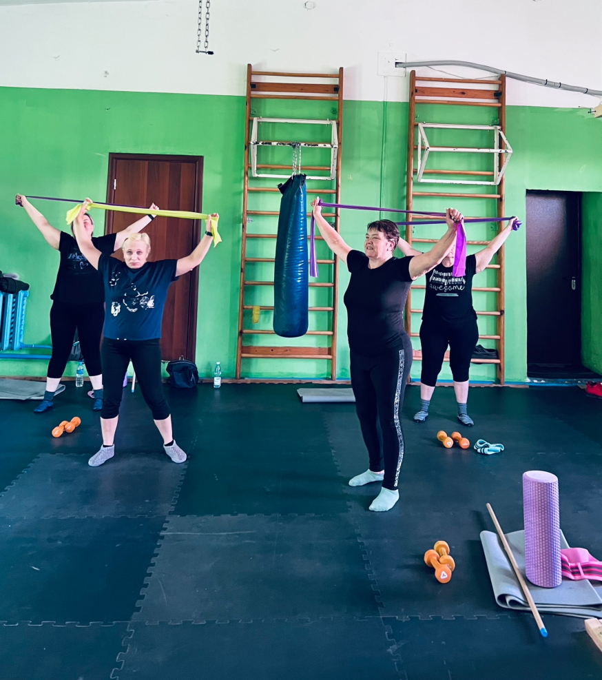 В спортзале ТОС продолжаются фитнес-занятия.