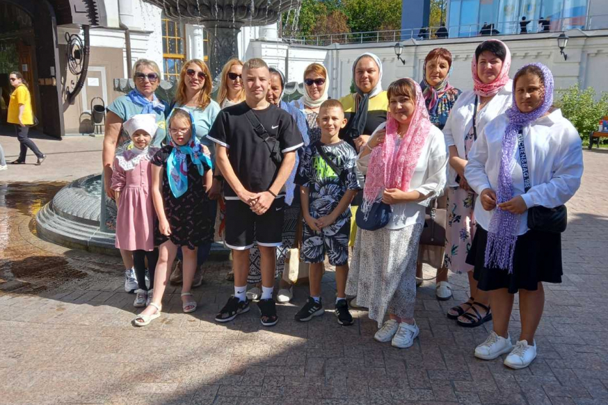 Посетили сегодня Спасский женский монастырь. Ольга Николаевна Новосад рассказала о истории монастыря и развитии Симбирска. После окончания экскурсии продолжили беседу в трапезной. Большое спасибо за организацию интересного мероприятия.