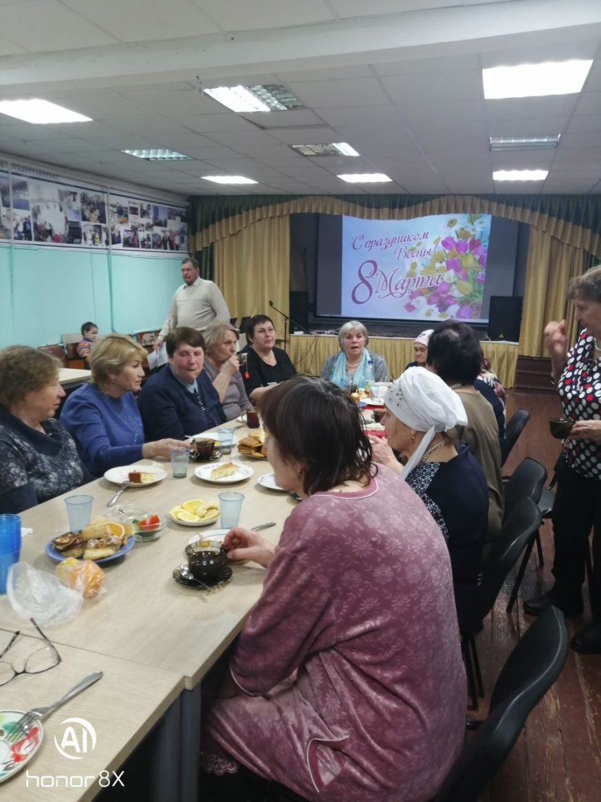 В клубе ТОС &quot;Мостовая Слобода&quot; прошли традиционные соседские посиделки а также поздравили с наступающим праздником.