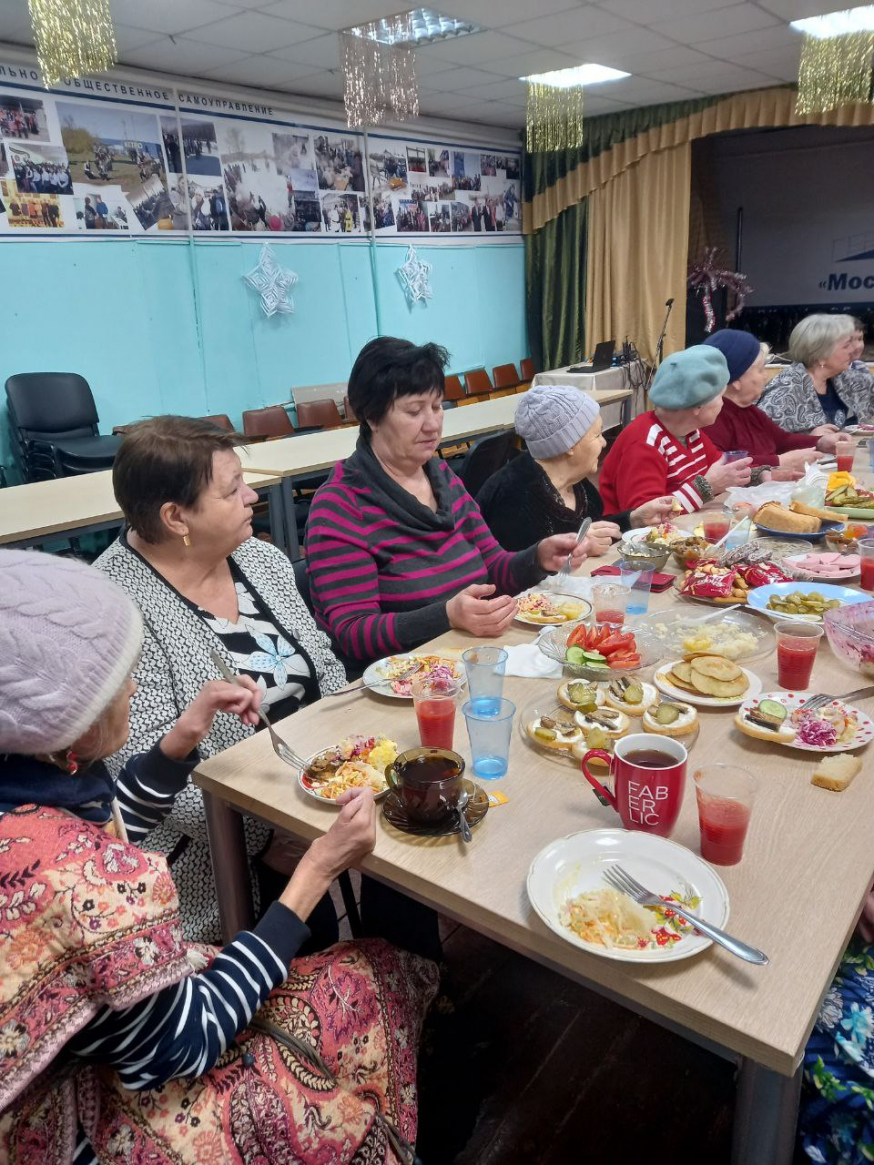 Соседские посиделки за чашкой фиточая в клубе ТОС &quot;Мостовая Слобода